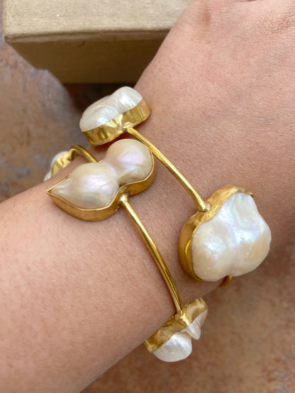 Biwa Pearl Gold Bracelet