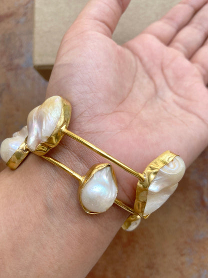 The Enache Biwa Pearl Gold Bracelet TheEnache